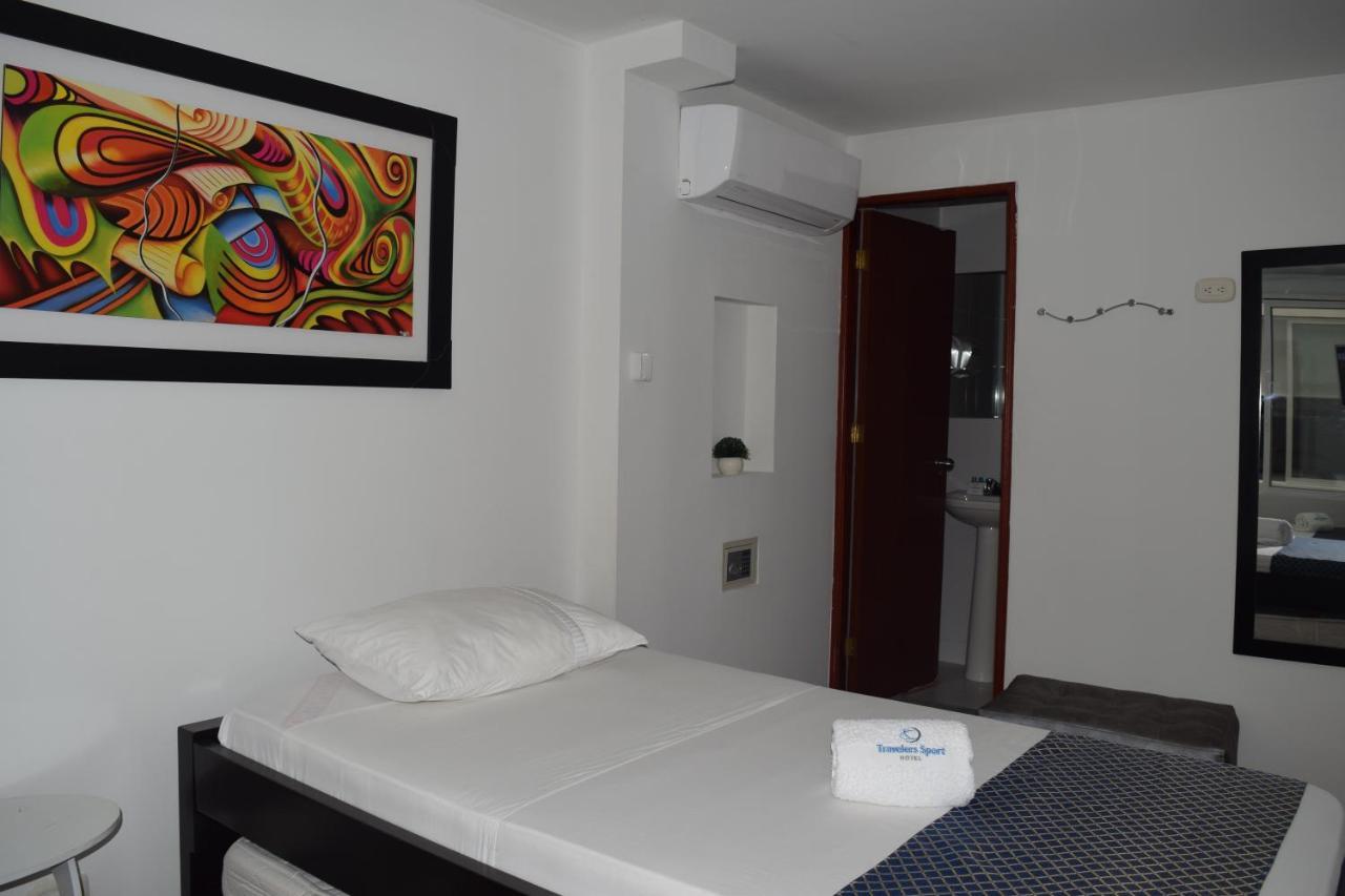 Hotel Travelers Sport Cali Extérieur photo